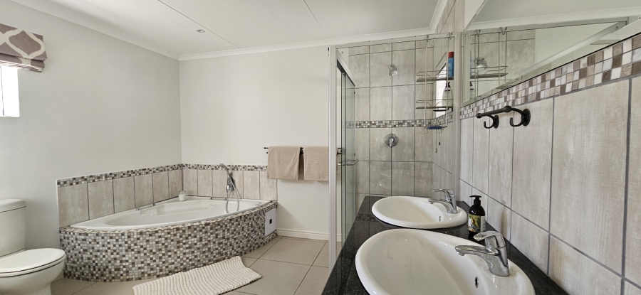 3 Bedroom Property for Sale in Stilbaai Wes Western Cape